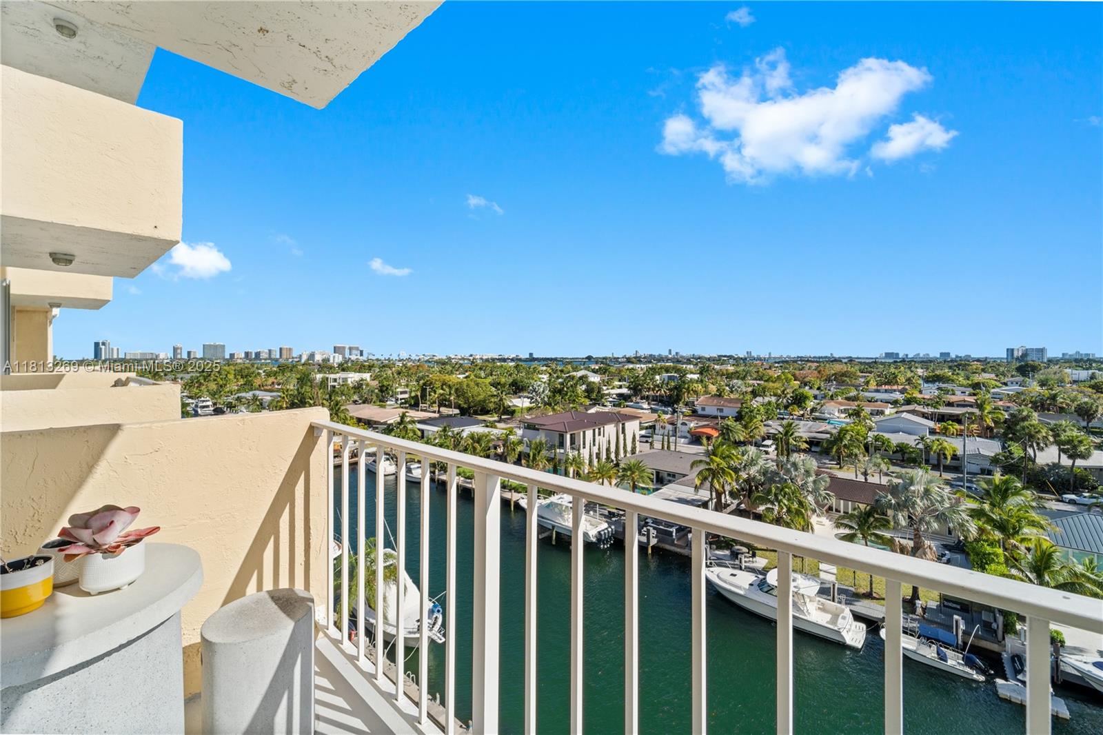 VECINO DEL MAR CONDO - Residential Lease
