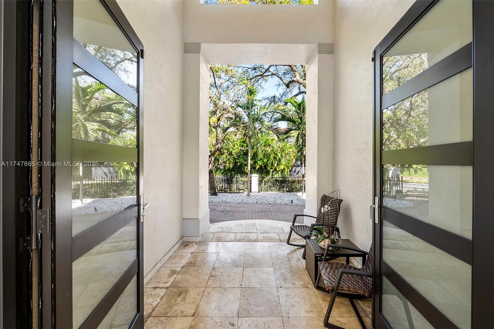 150 W Sunrise Ave