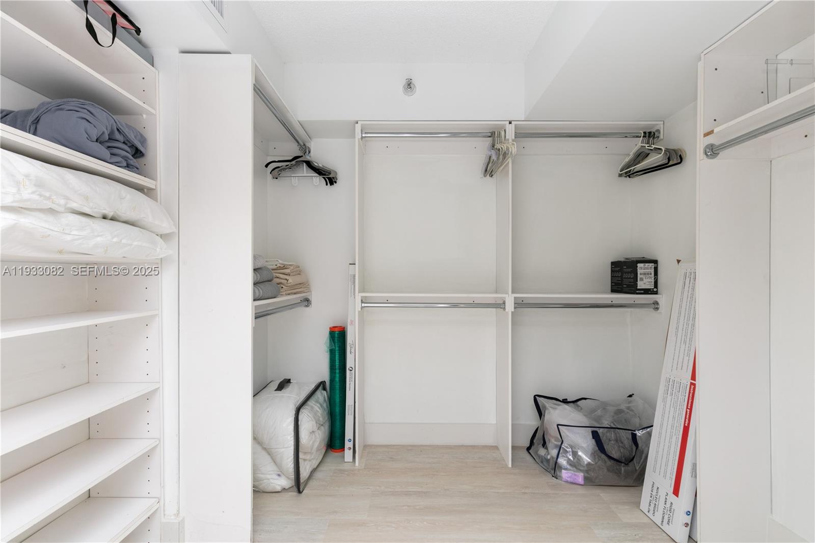 MYSTIC POINTE TOWER 400 C - Residential