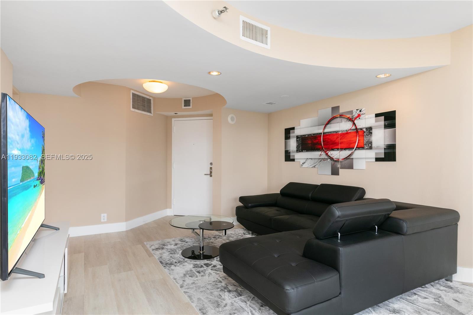 MYSTIC POINTE TOWER 400 C - Residential