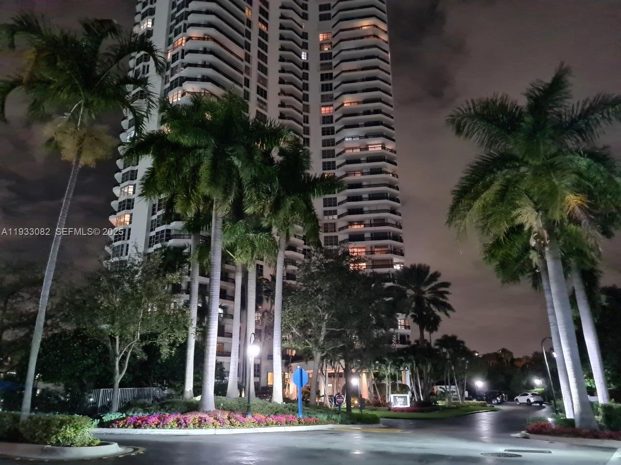 MYSTIC POINTE TOWER 400 C - Residential