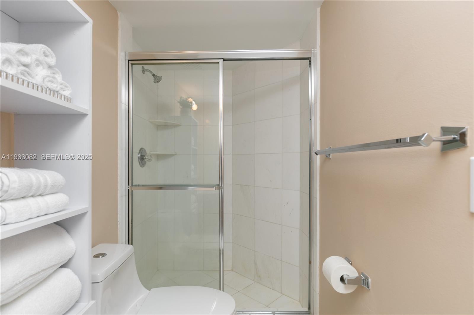 MYSTIC POINTE TOWER 400 C - Residential