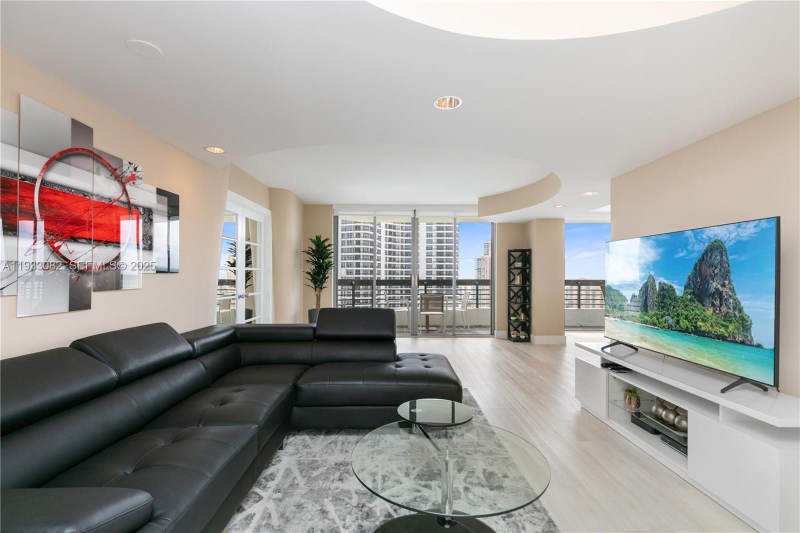 MYSTIC POINTE TOWER 400 C - Residential