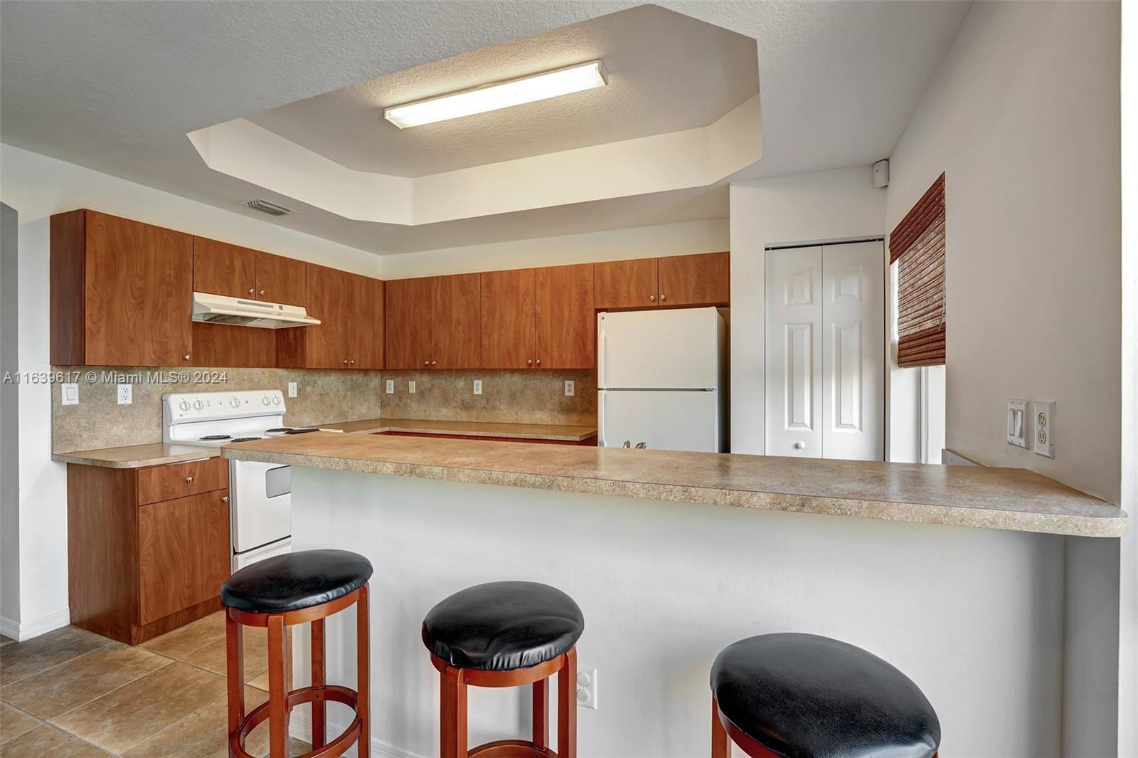 PEMBROKE CAY CONDO - Residential