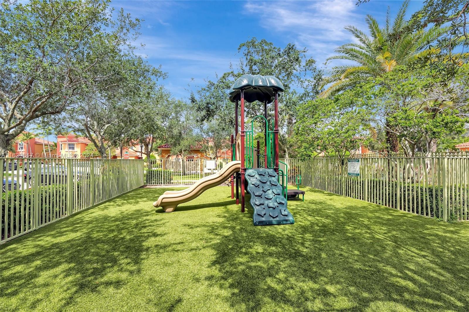PEMBROKE CAY CONDO - Residential