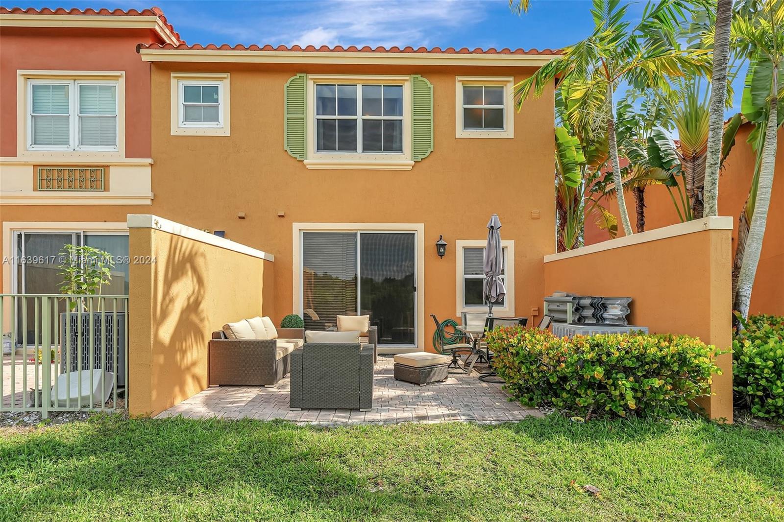 PEMBROKE CAY CONDO - Residential