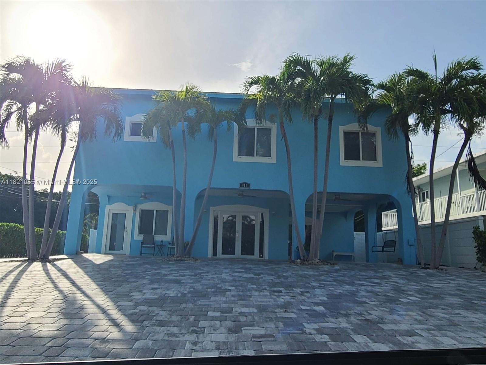 Property for Sale at 911 Red Bird Rd, Key Largo, Monroe County, Florida - Bedrooms: 5 
Bathrooms: 3  - $1,300,000