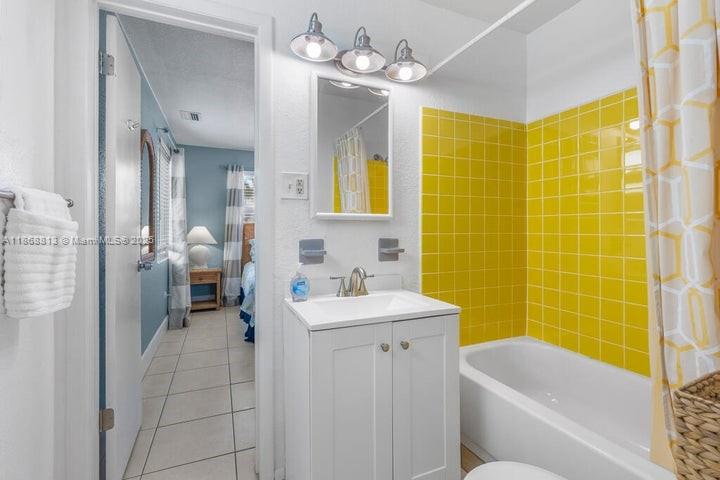 KEY COLONY BEACH - Residential