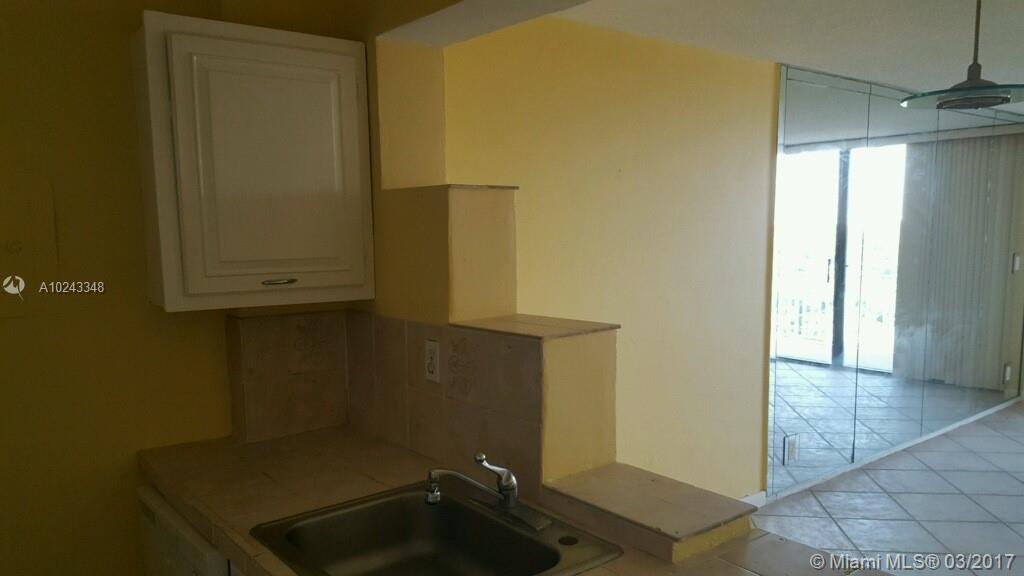 WATERSIDE TOWERS CONDO - Residential Lease