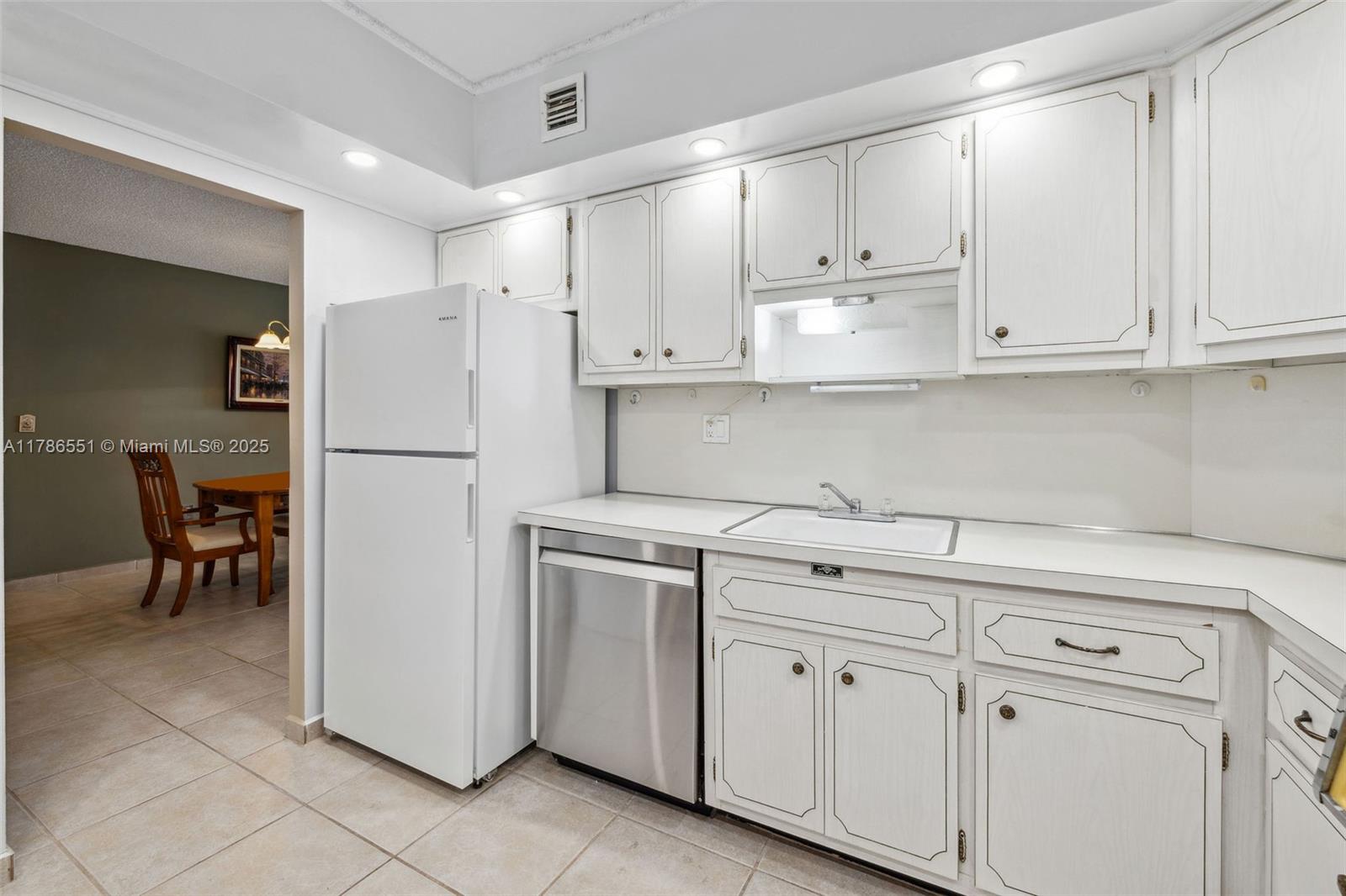 ARLEN HOUSE CONDO - Residential