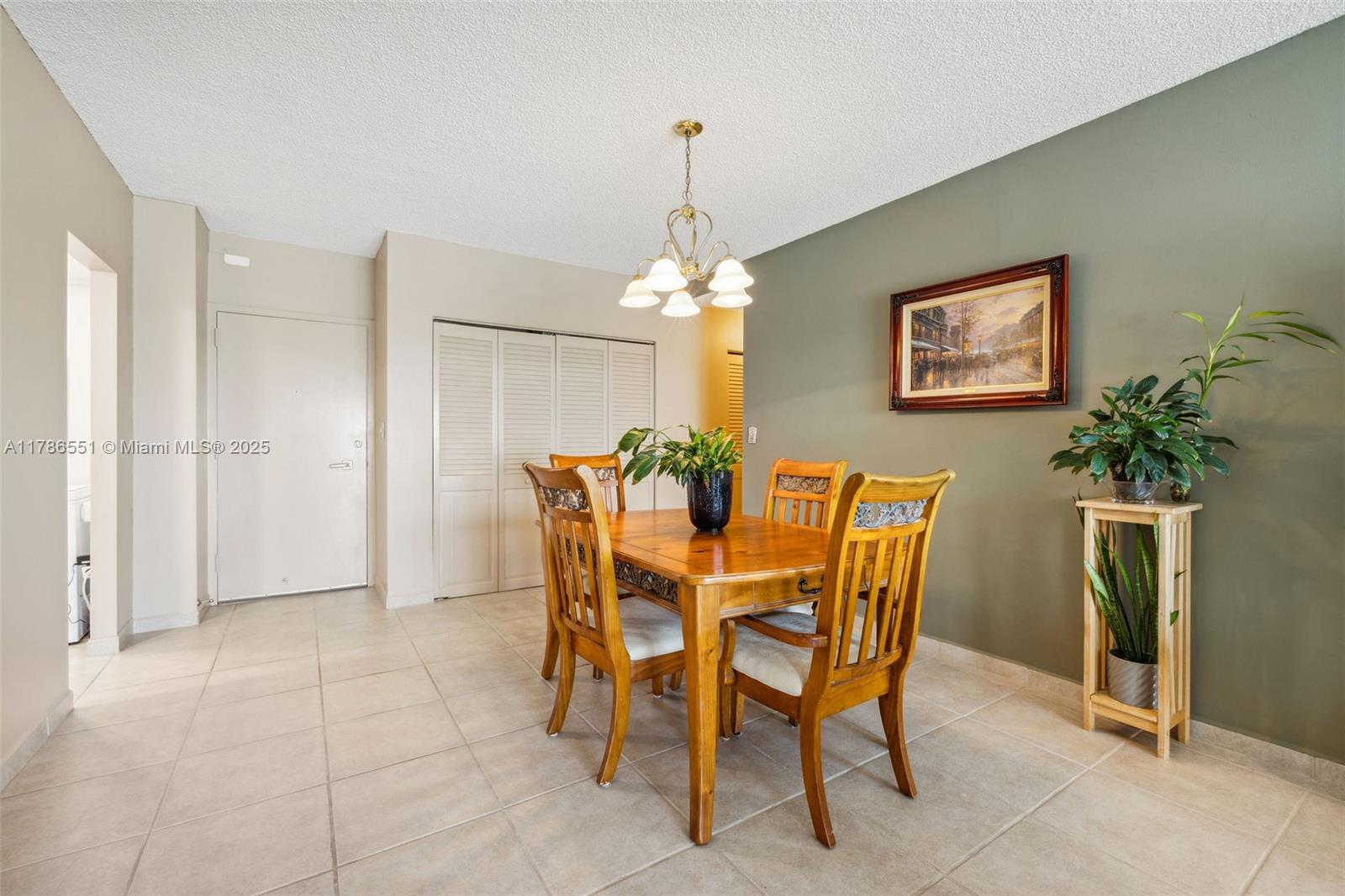 300 Bayview Dr 1214