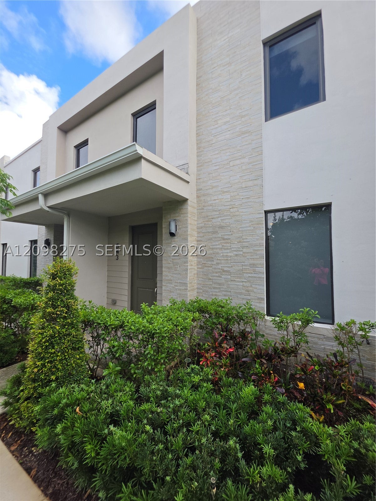 543 NW 17th St 543