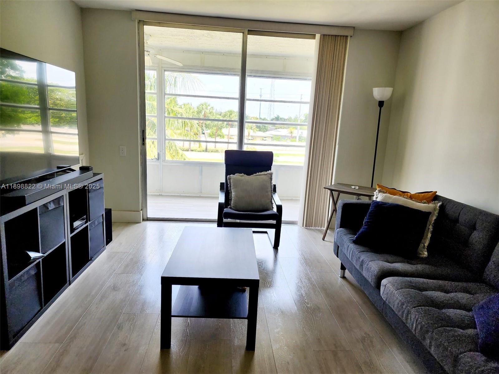 LIME BAY CONDOMINIUM 6 - Residential Lease