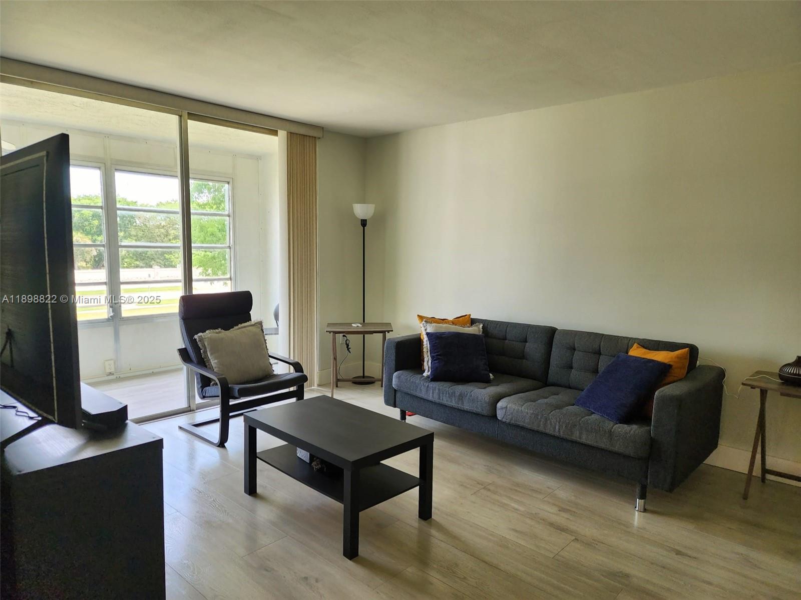 LIME BAY CONDOMINIUM 6 - Residential Lease