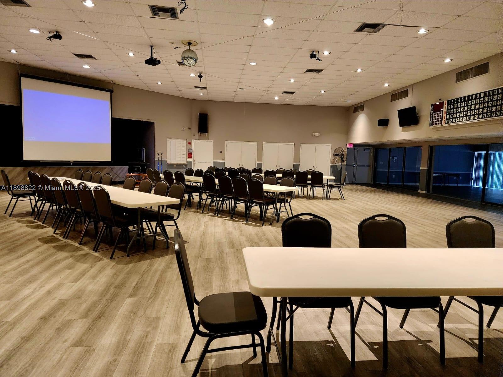 LIME BAY CONDOMINIUM 6 - Residential Lease