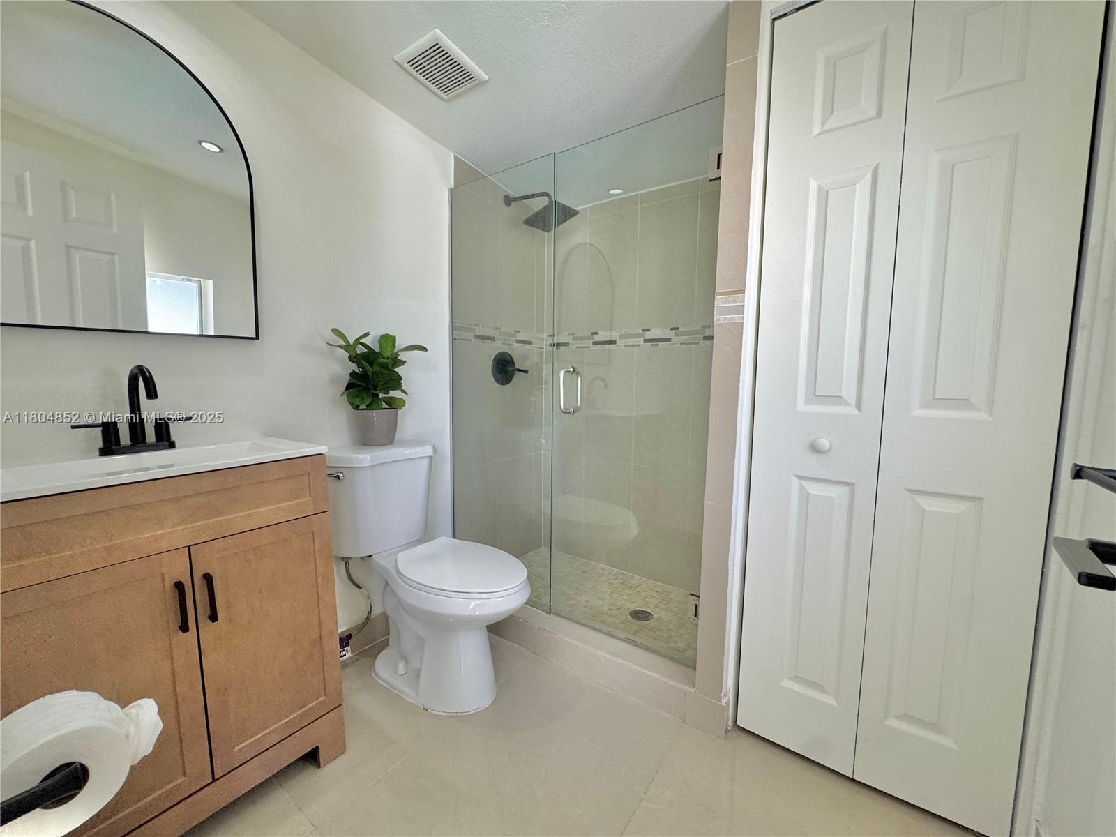 WESTWOOD LAKE 4TH ADDN - Residential