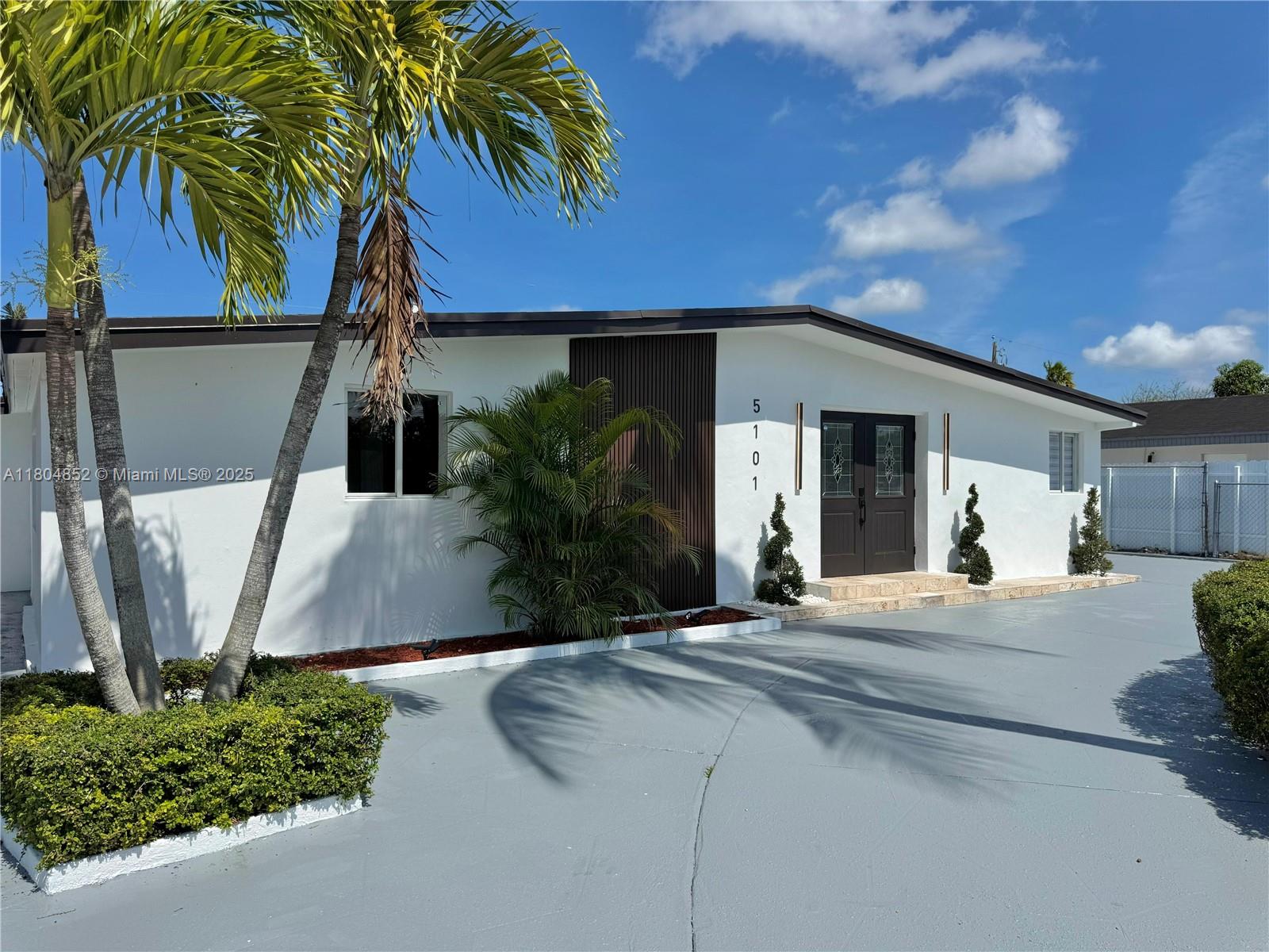 Property for Sale at 5101 Sw 112th Pl, Miami, Broward County, Florida - Bedrooms: 5 
Bathrooms: 3  - $1,000,000