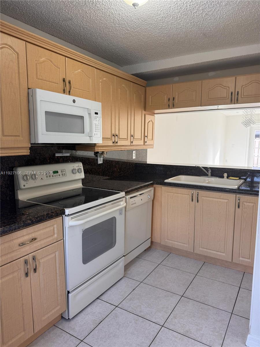 DREAM VILLAS CONDO - Residential Lease