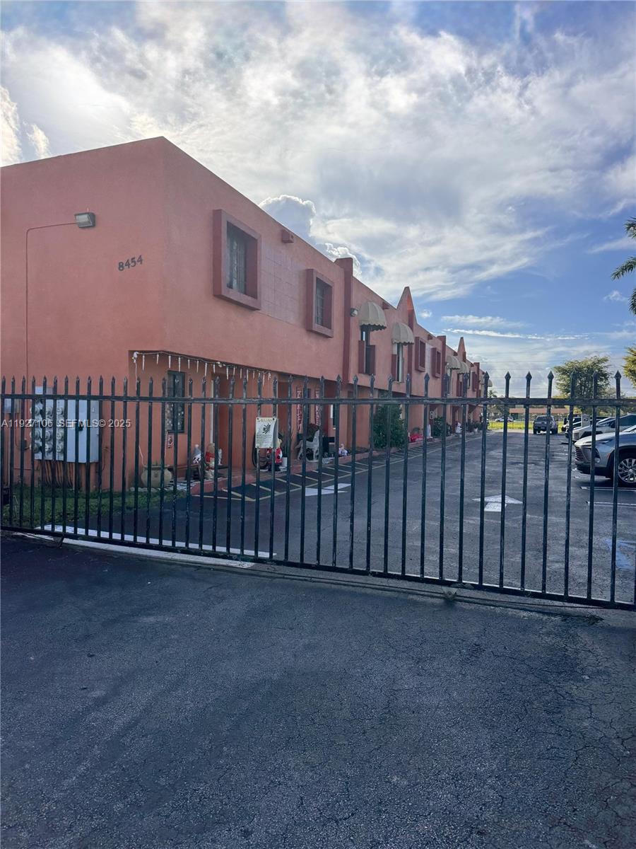 DREAM VILLAS CONDO - Residential Lease