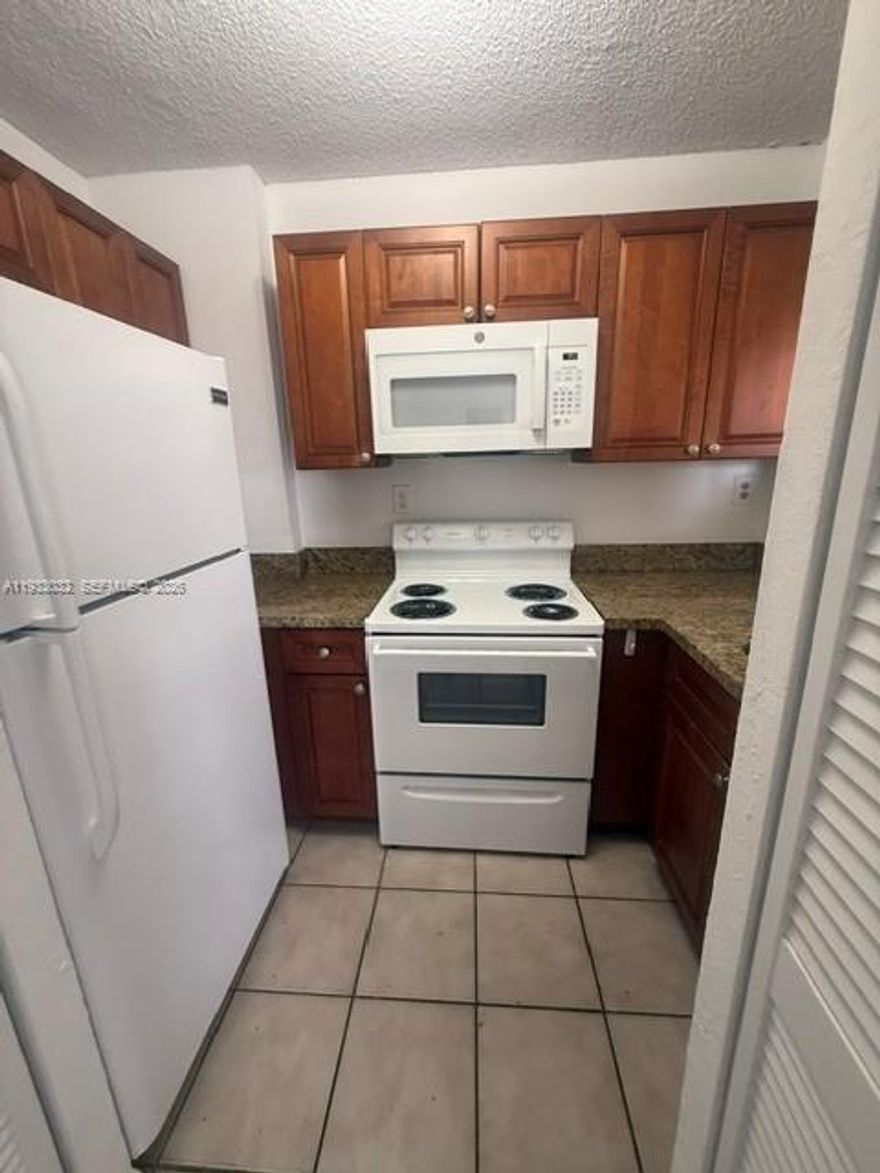 Spacious unit in convenient location near highways and shopping.  Laundry located inside unit.