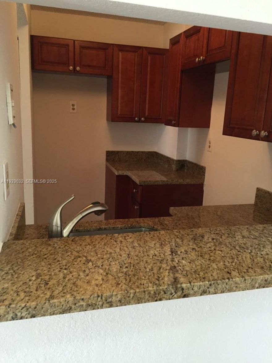 Spacious unit in convenient location near highways and shopping.  Laundry located inside unit.