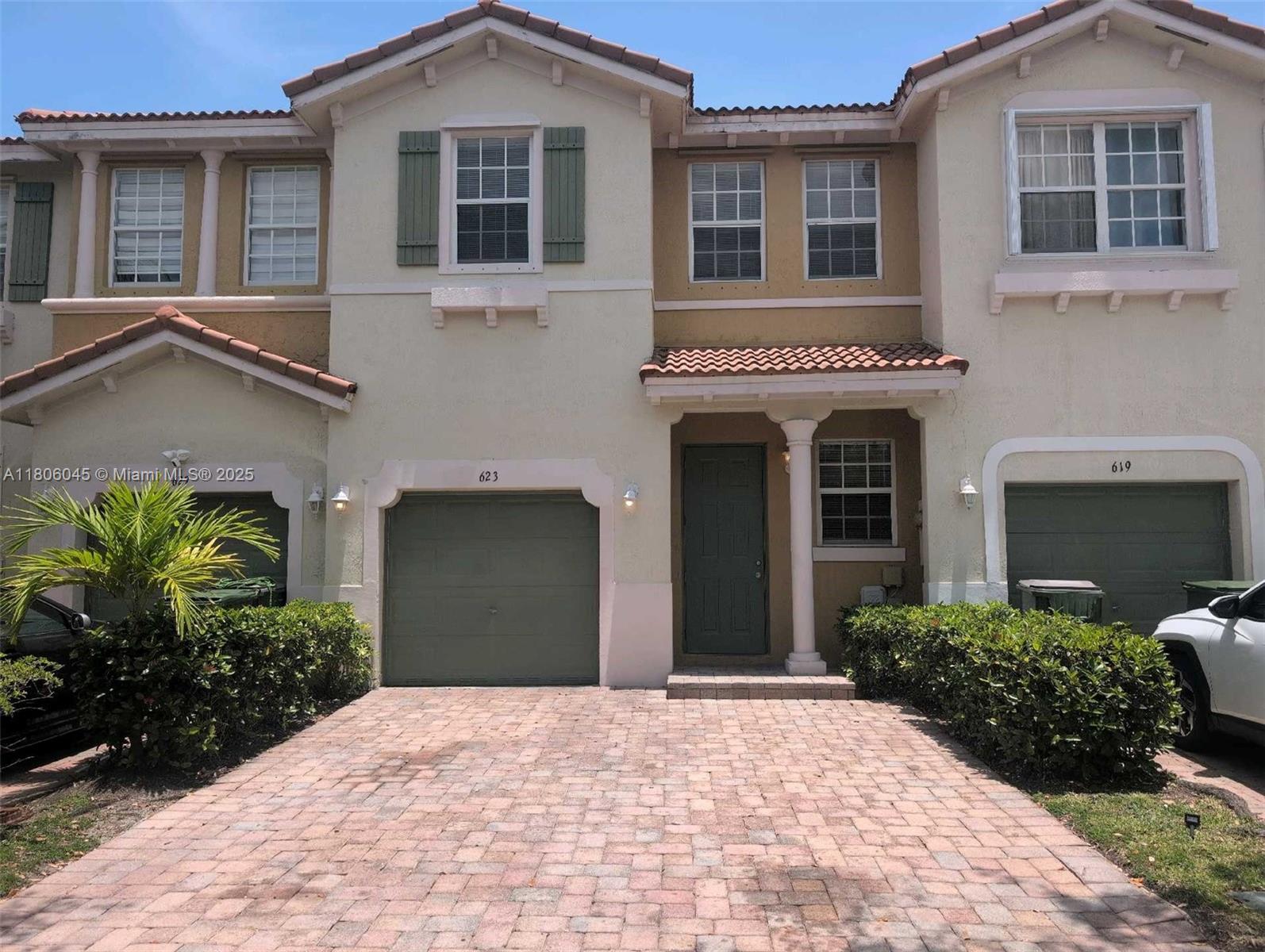 Property for Sale at 623 Ne 21st Ter, Homestead, Miami-Dade County, Florida - Bedrooms: 3 
Bathrooms: 3  - $400,000