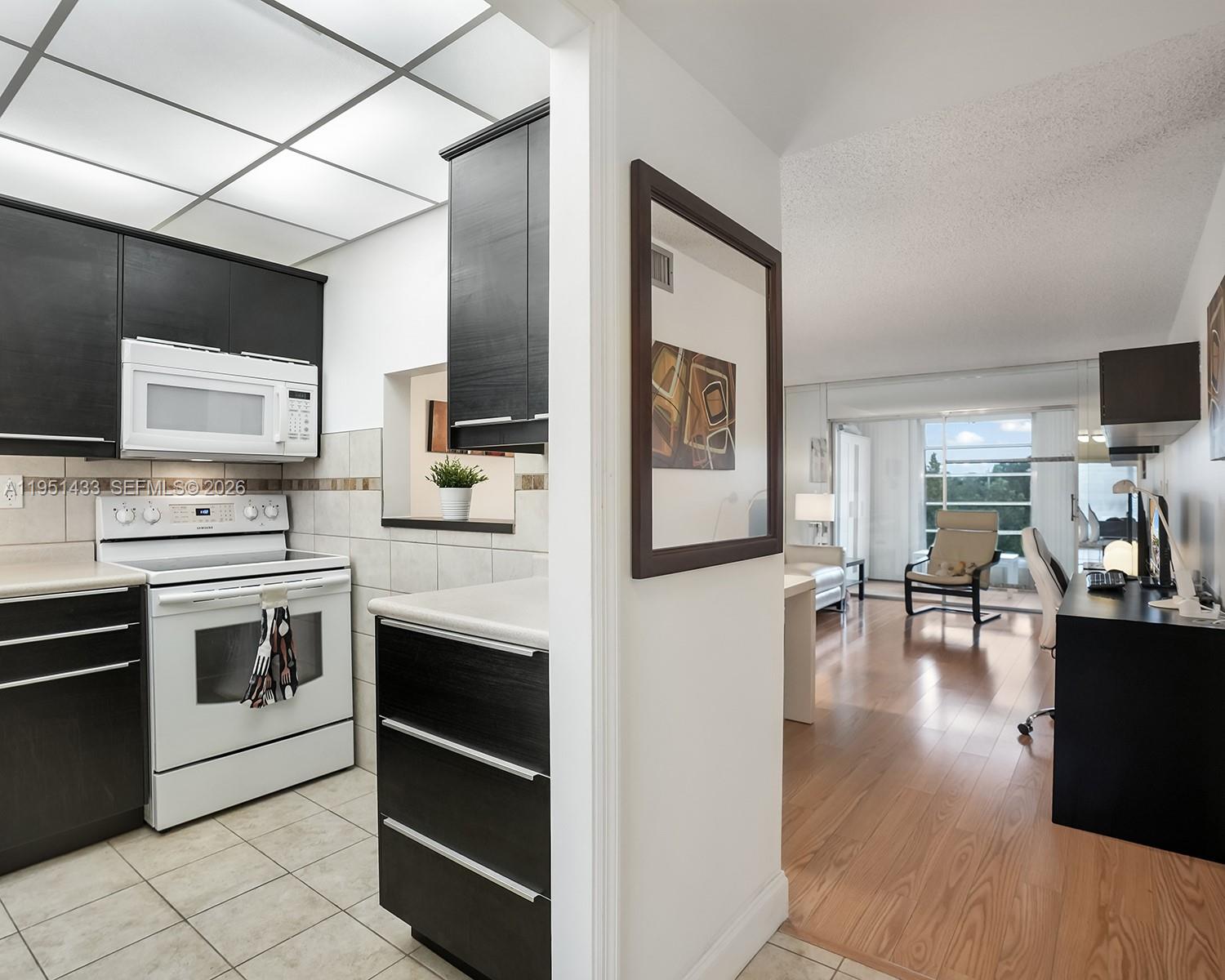 SUNRISE LAKES 115 CONDO - Residential