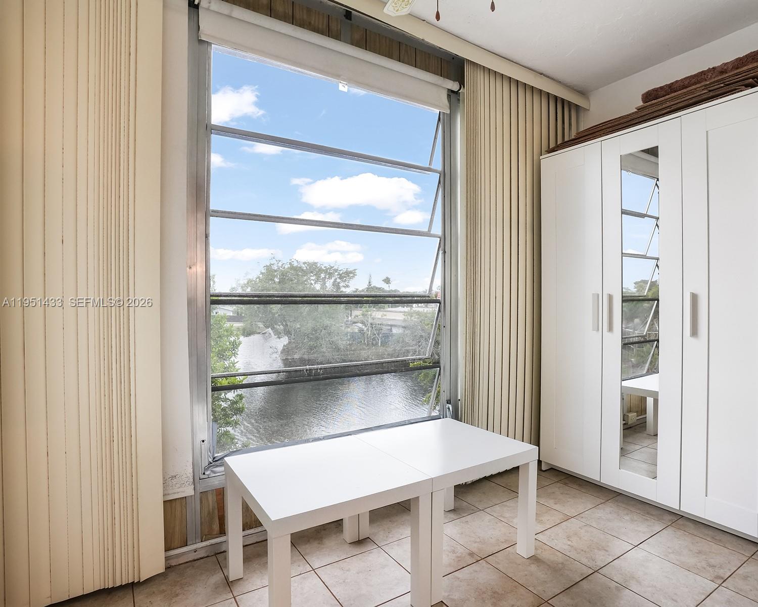 SUNRISE LAKES 115 CONDO - Residential