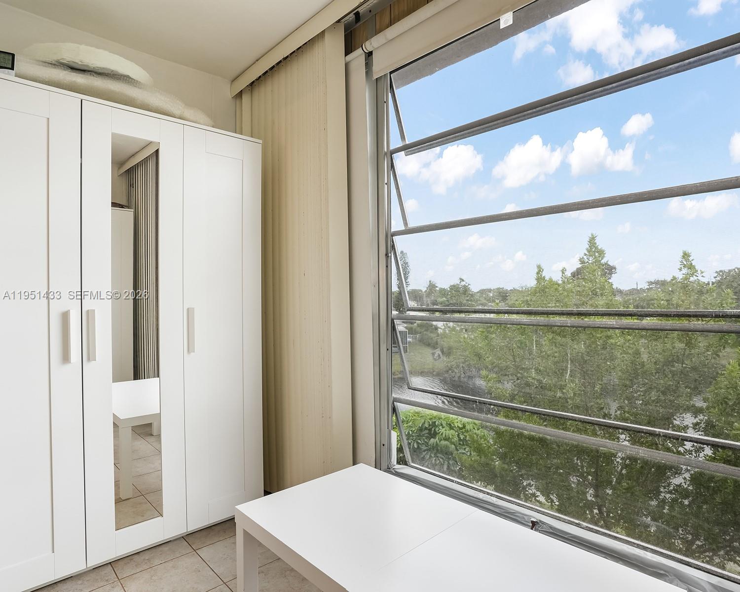 SUNRISE LAKES 115 CONDO - Residential