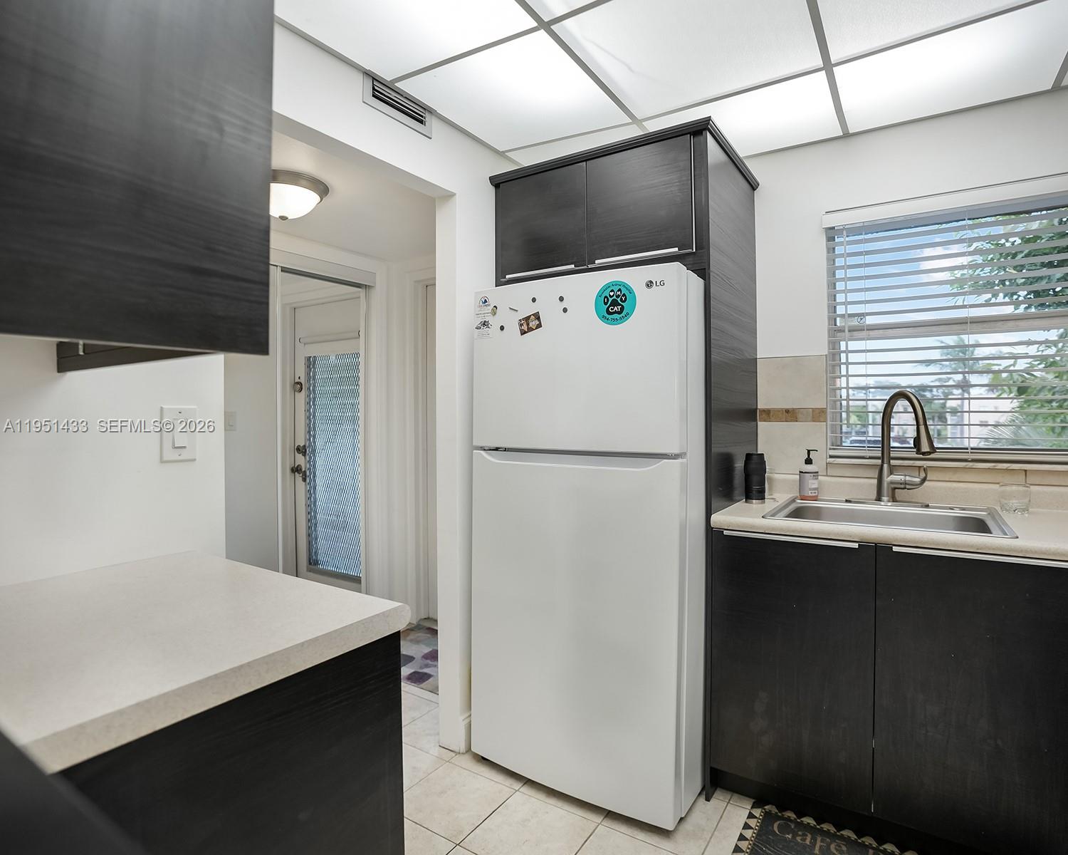 SUNRISE LAKES 115 CONDO - Residential