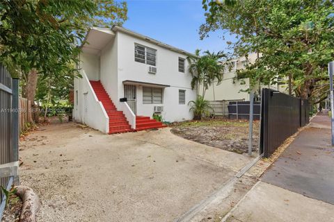 3265 Franklin Ave Downstairs Miami FL 33133