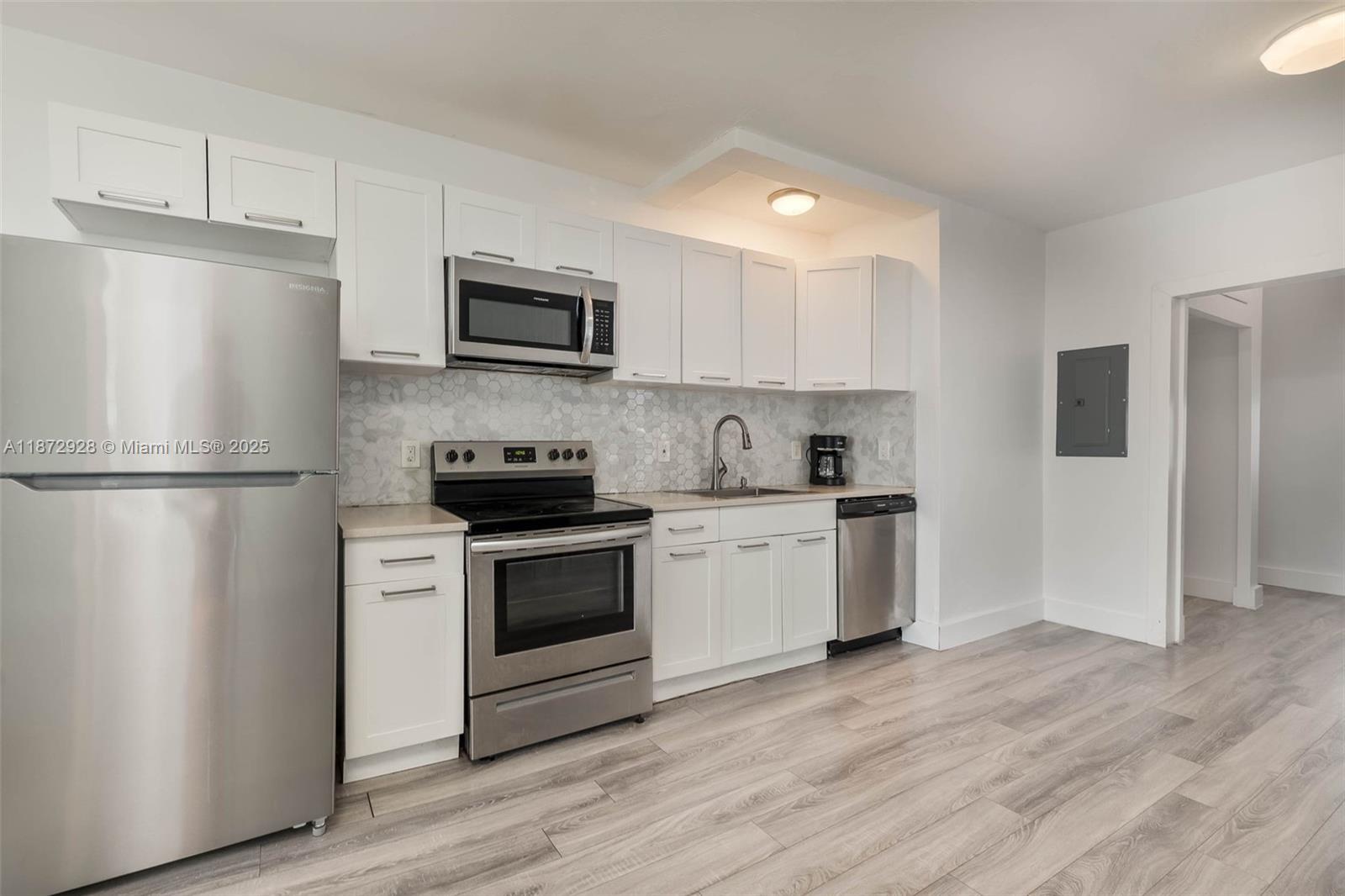 MARSEILLES DECO CONDO - Residential