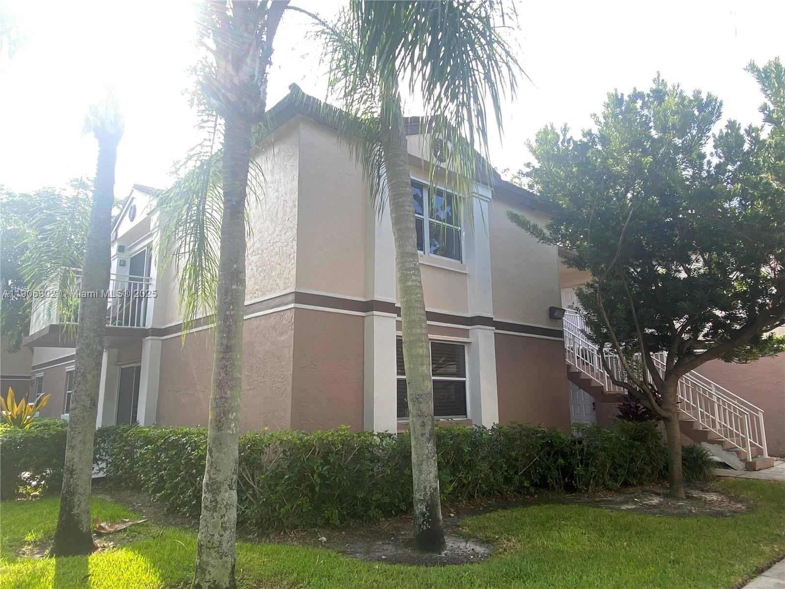 CLUB QUARTERS AT RAINTREE - Residential Lease