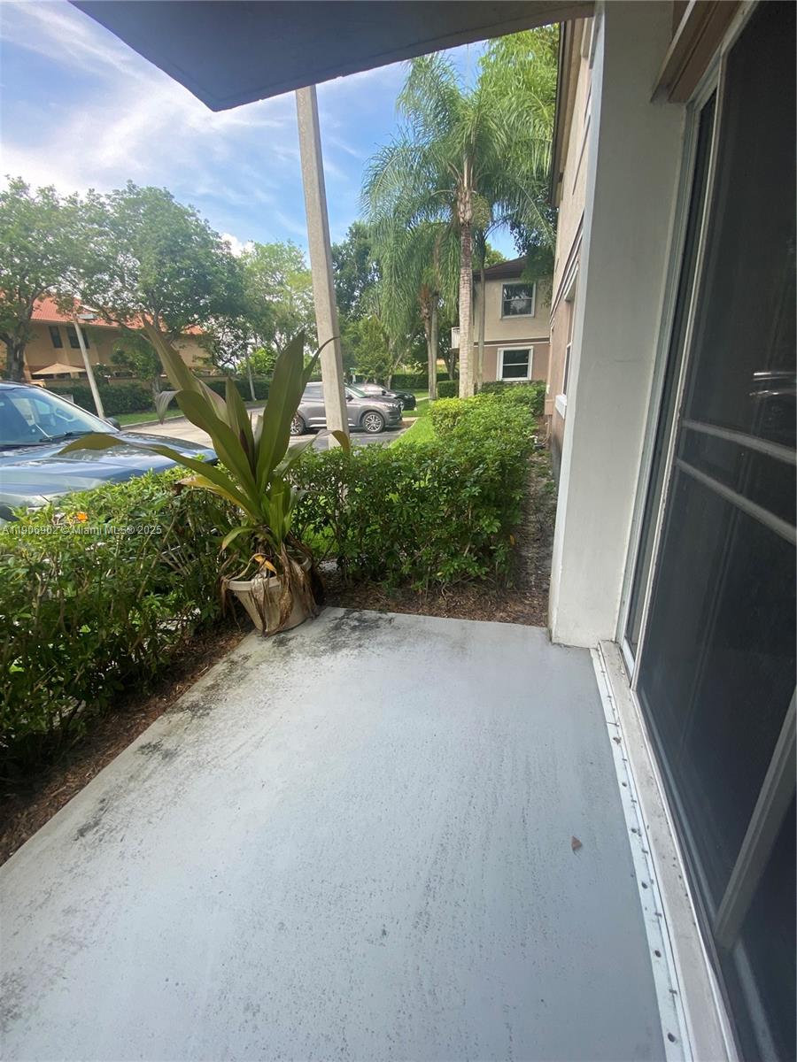 CLUB QUARTERS AT RAINTREE - Residential Lease