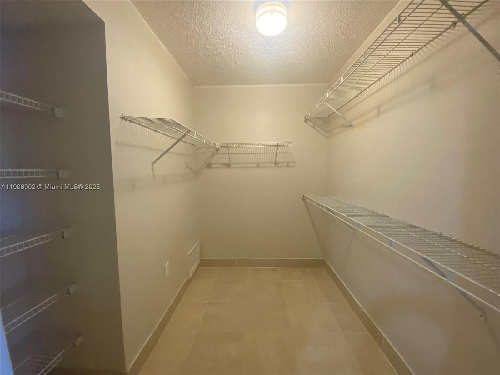 CLUB QUARTERS AT RAINTREE - Residential Lease