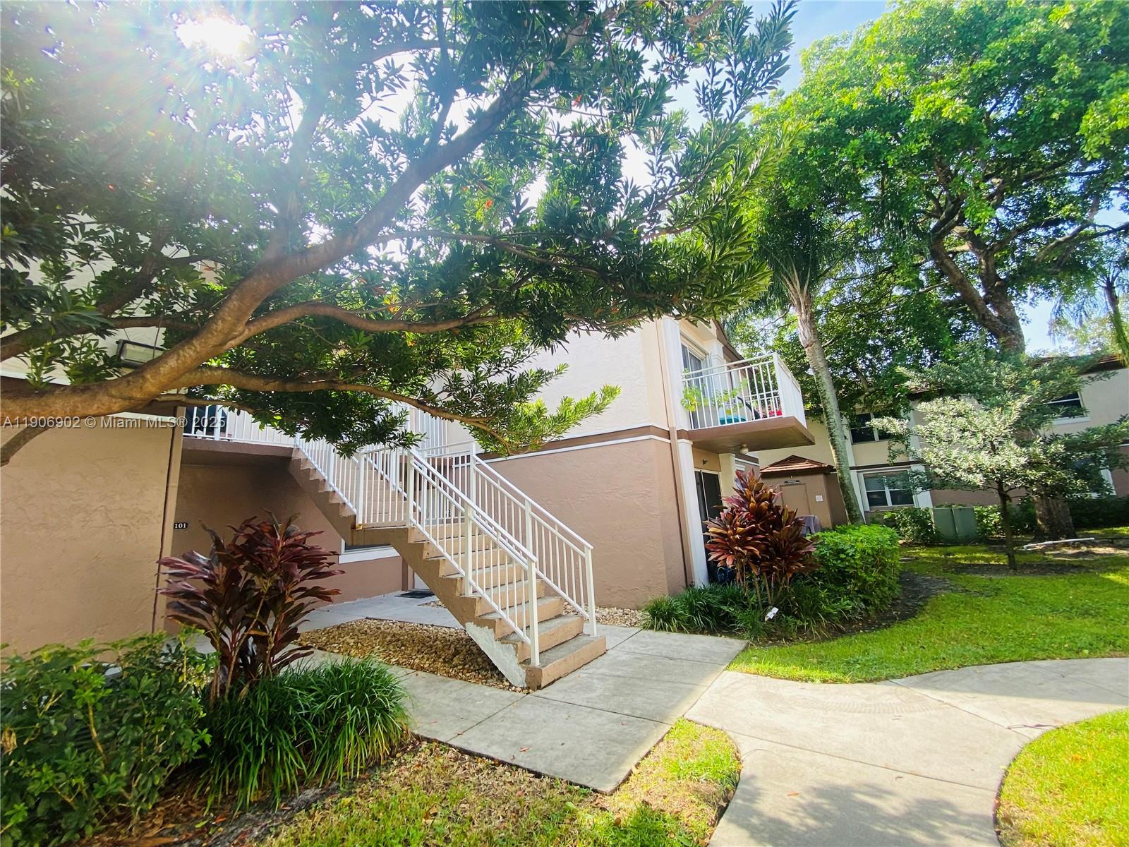 CLUB QUARTERS AT RAINTREE - Residential Lease