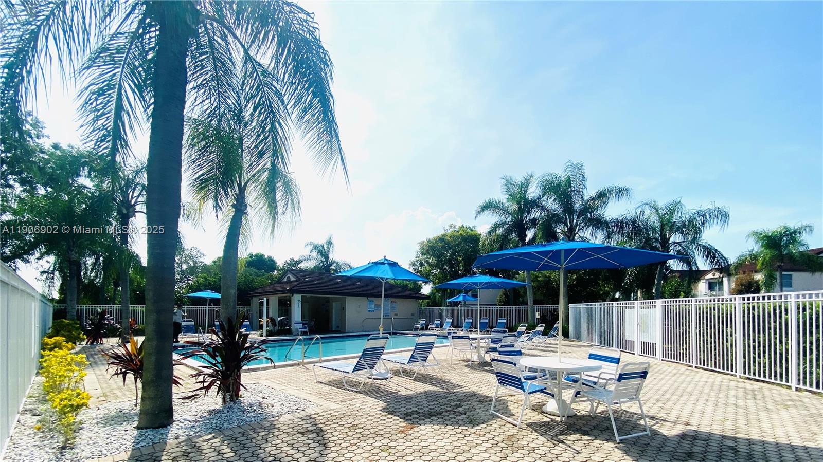 CLUB QUARTERS AT RAINTREE - Residential Lease