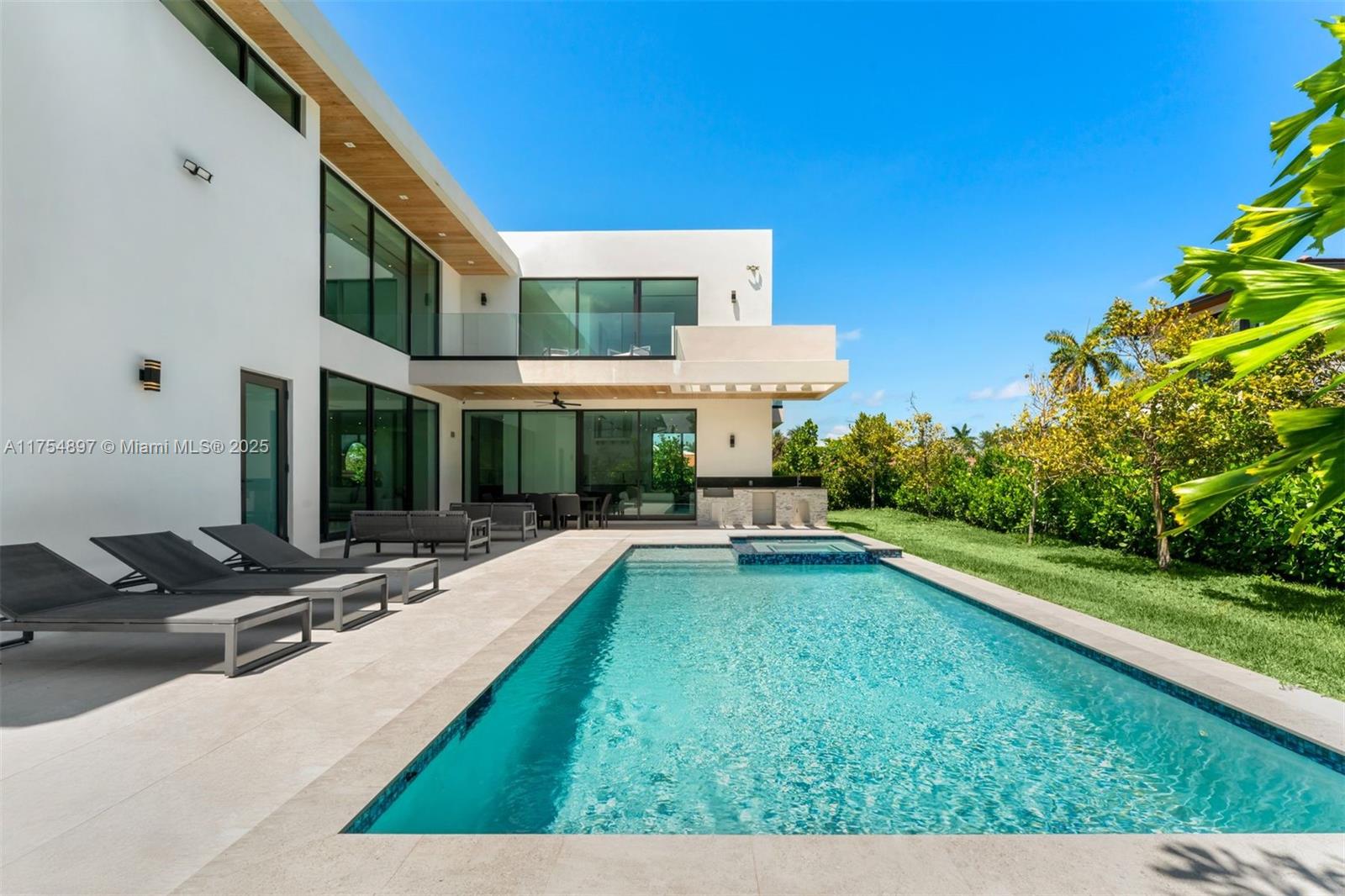 NAUTILUS EXTENSION 5TH - Residential