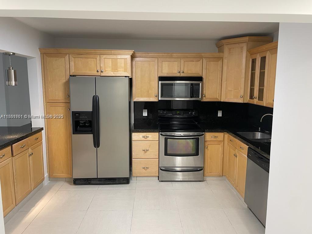 CHAMPLAIN TOWERS NORTH CO - Residential Lease