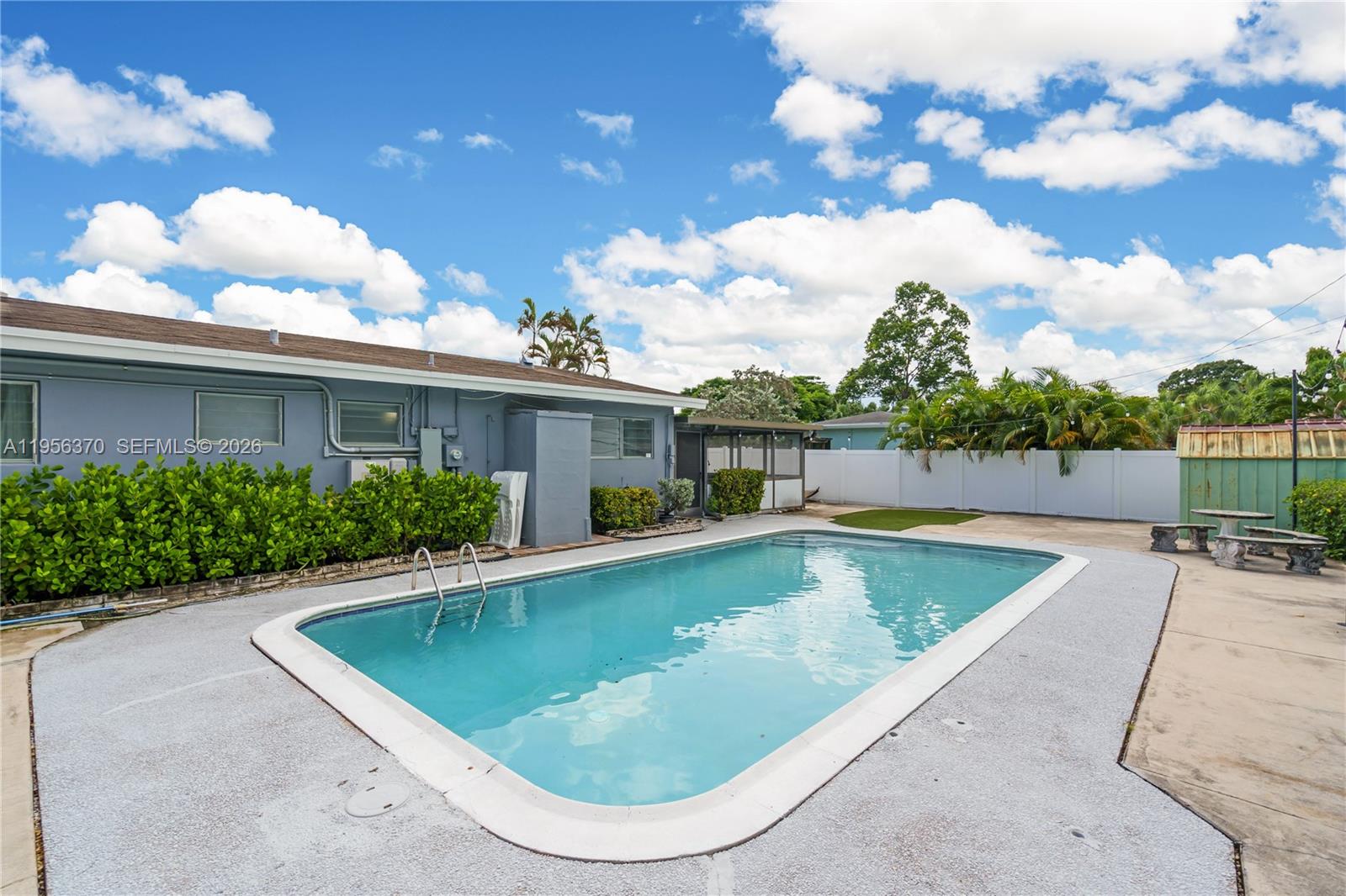 HILLBROOK - Residential