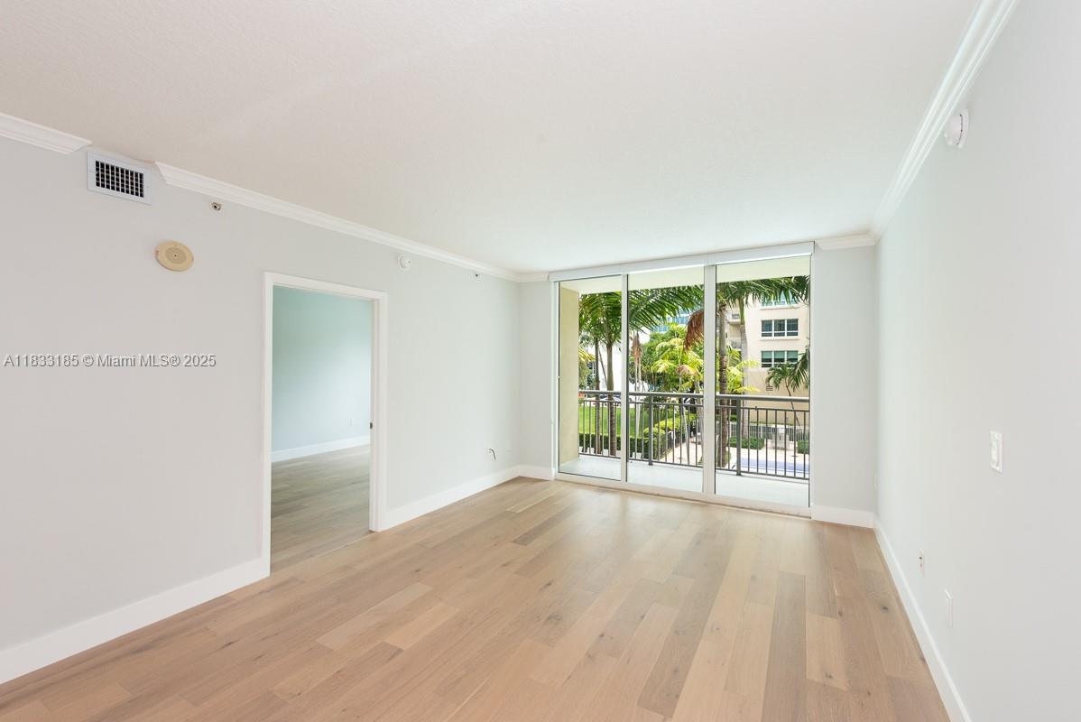 2000 N Bayshore Dr 203, Miami, FL, 33137/$498,000 4 2000 N Bayshore Dr 203