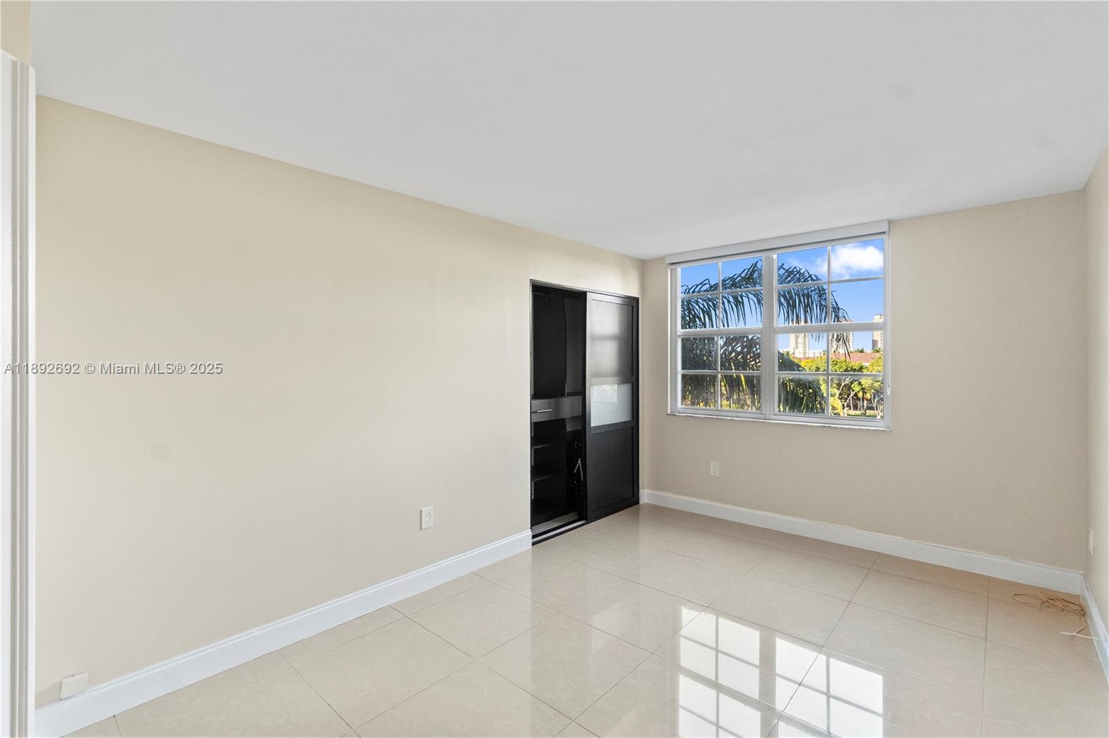 THE YACHT CLUB AT AVENTUR - Residential Lease