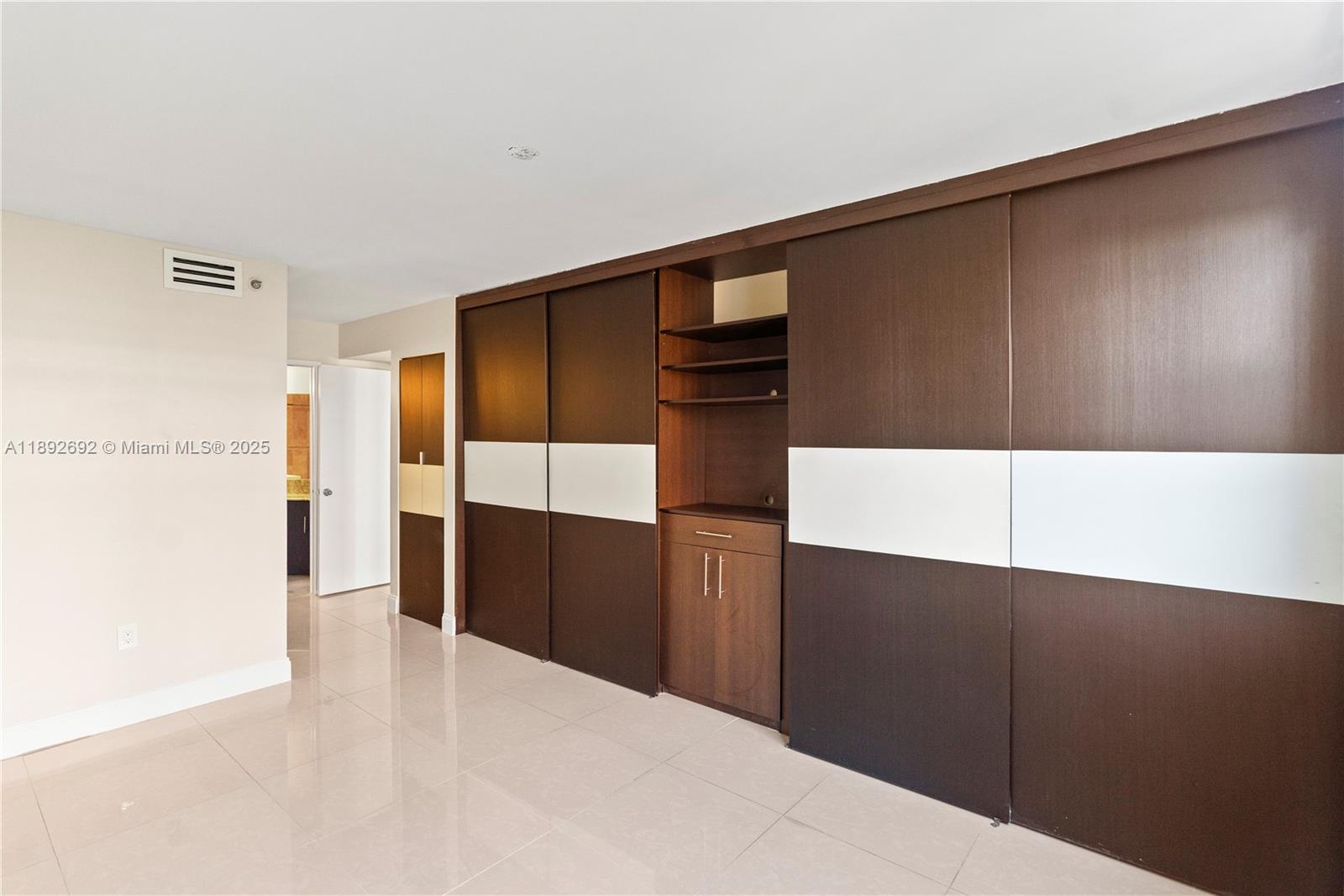 THE YACHT CLUB AT AVENTUR - Residential Lease