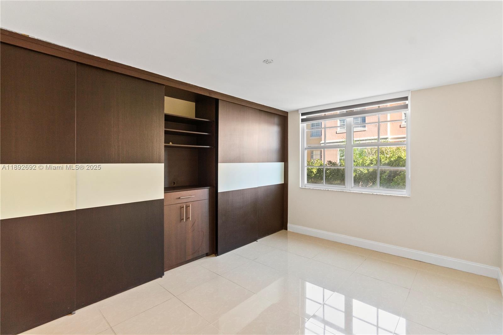 THE YACHT CLUB AT AVENTUR - Residential Lease