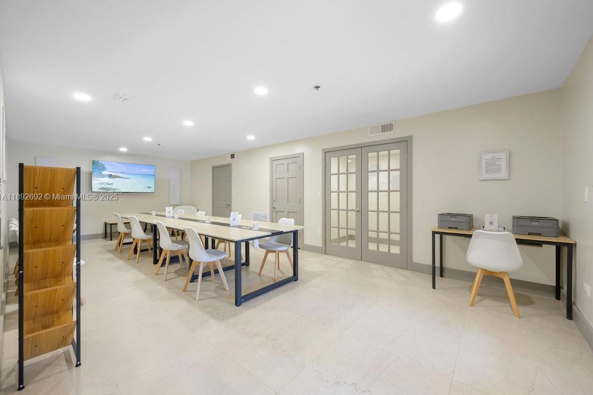 THE YACHT CLUB AT AVENTUR - Residential Lease