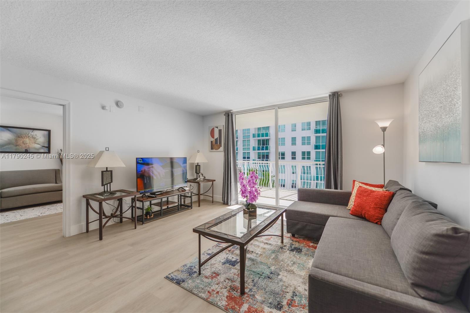 1200 Brickell Bay Dr 1517