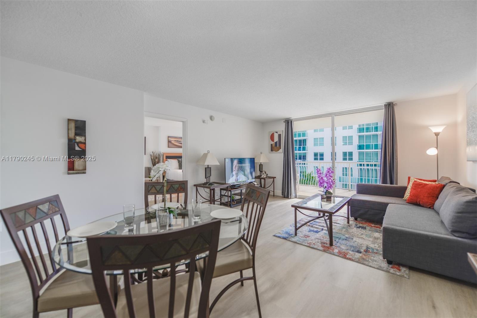 1200 Brickell Bay Dr 1517