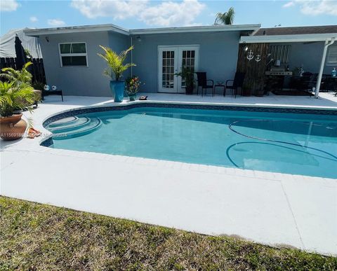 Single Family Residence in Fort Lauderdale FL 1499 46th Ave.jpg