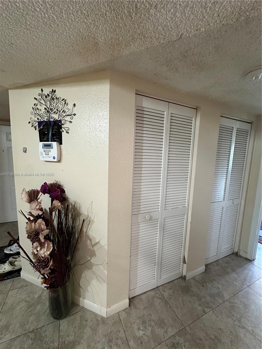 WINDWARD LAKES CONDO - Residential