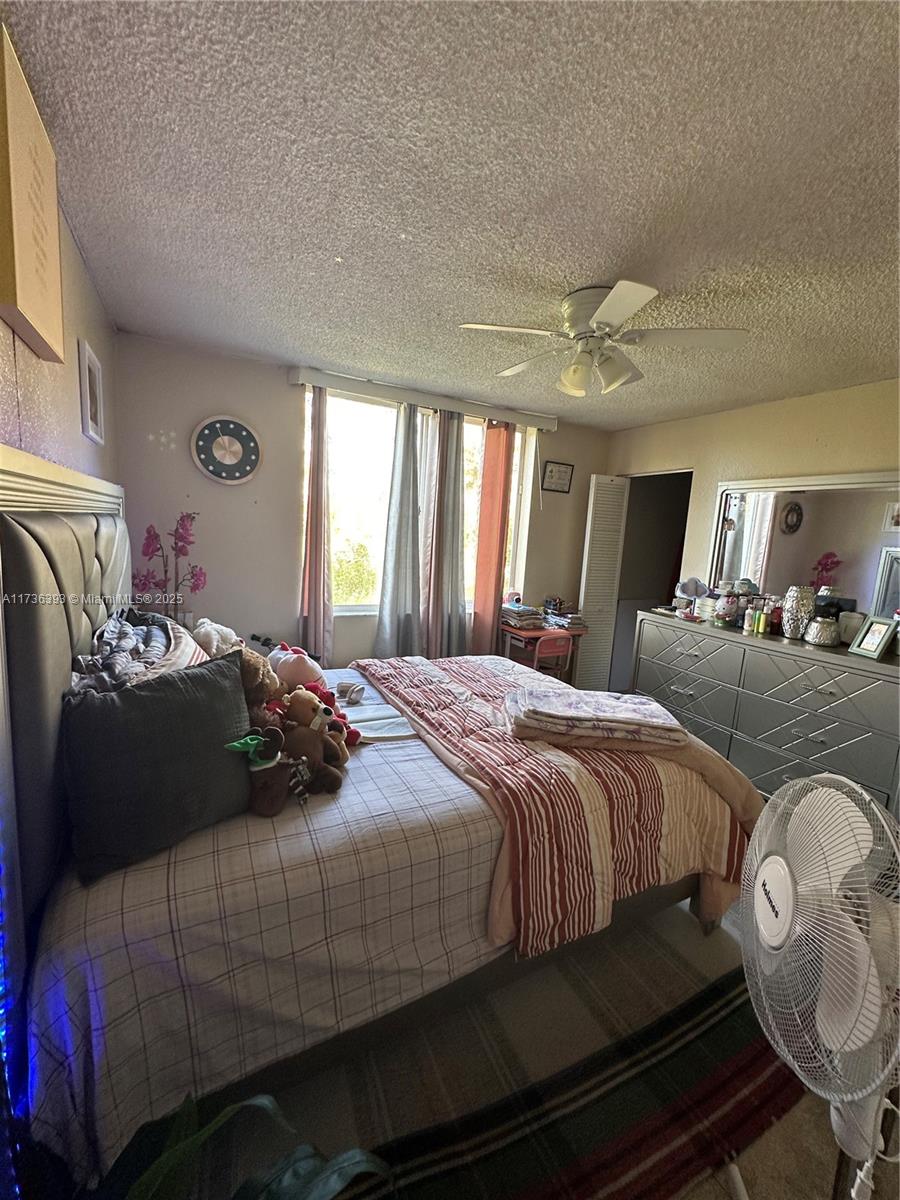 WINDWARD LAKES CONDO - Residential